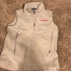 Size SMALL women’s PATAGONIA vest
